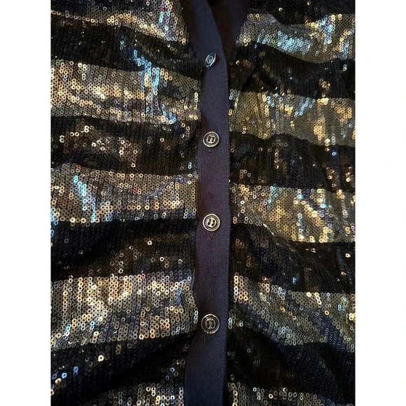 TWENTY ONE SEQUIN TOP SIZE LARGE - Picture 2 of 5